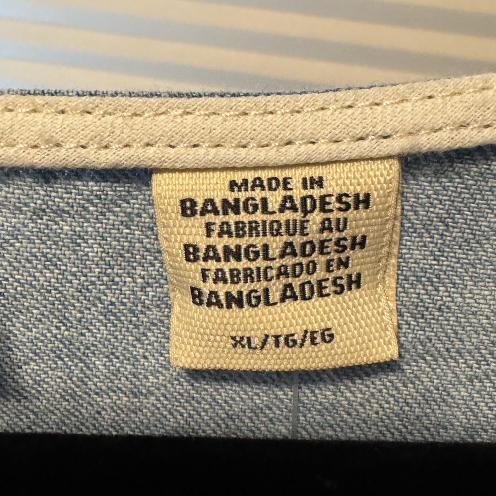 Levi's Denim Shirt - Picture 9 of 9